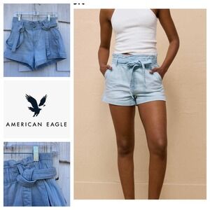 American Eagle Women Light Wash Paper Bag Waist Mom Shorts Size 4 Stretch